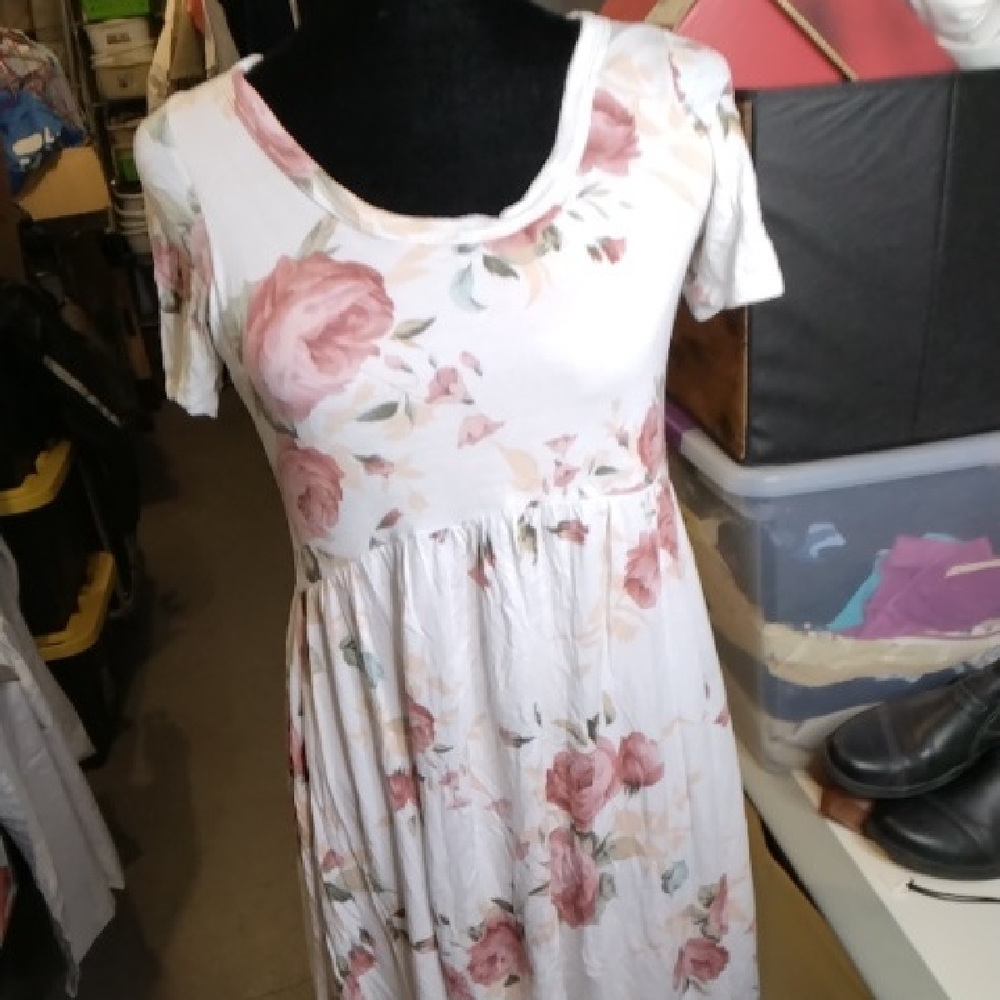 Women’s White Floral Short-Sleeve Midi Dress - Pink Rose Print